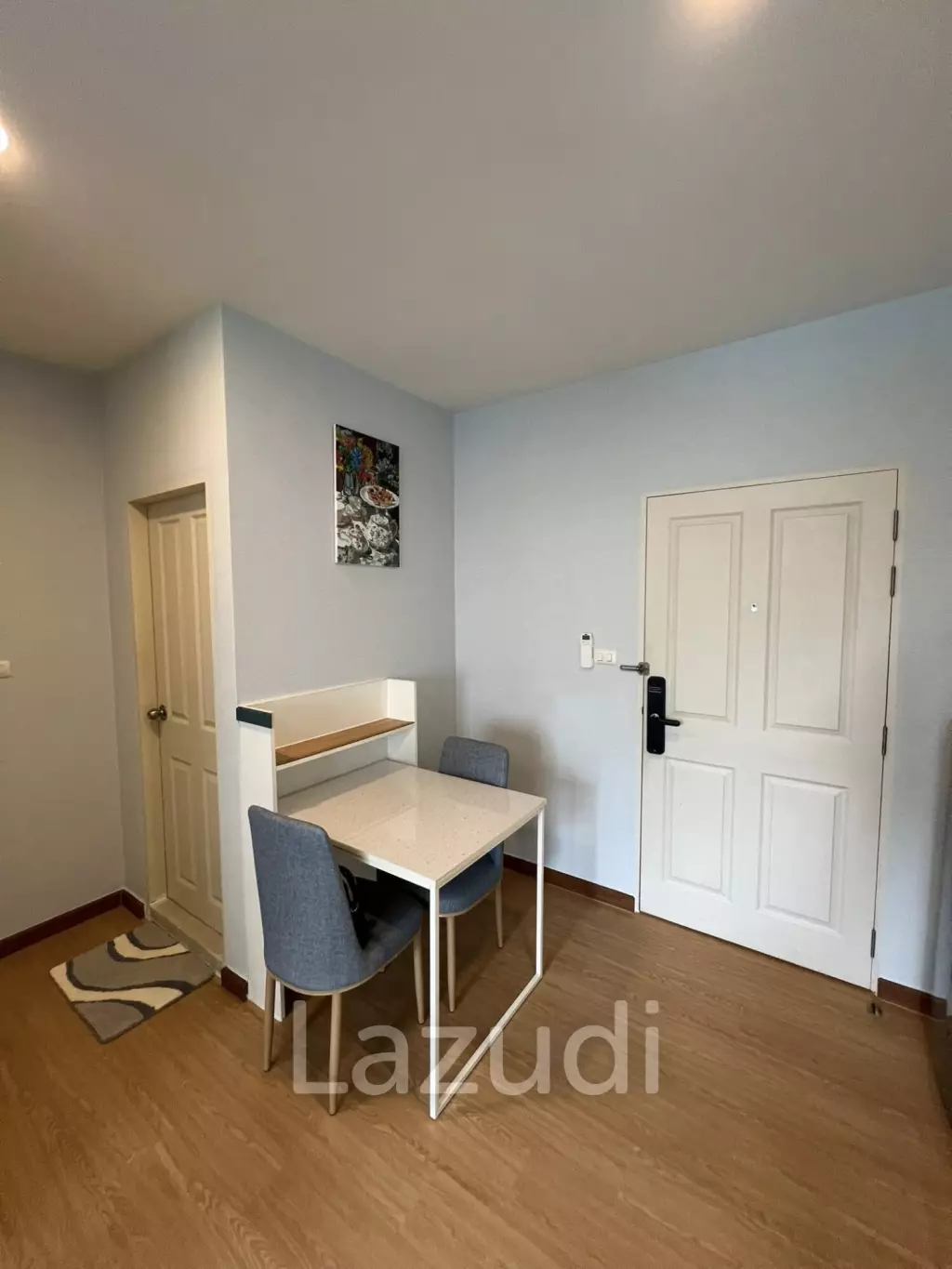 The Trust Condo: 34 sqm Pool View Condo on 4th Floor