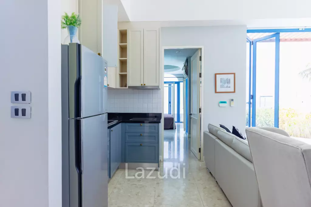 THE CREST SANTORA :  2 Bed Beachfront Pool villa