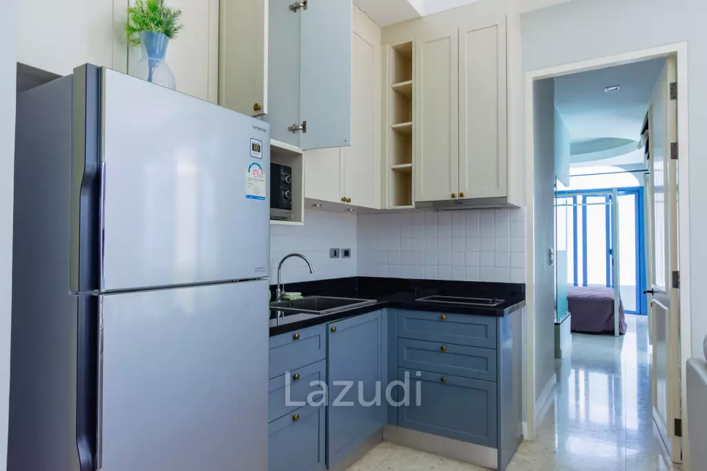 THE CREST SANTORA :  2 Bed Beachfront Pool villa