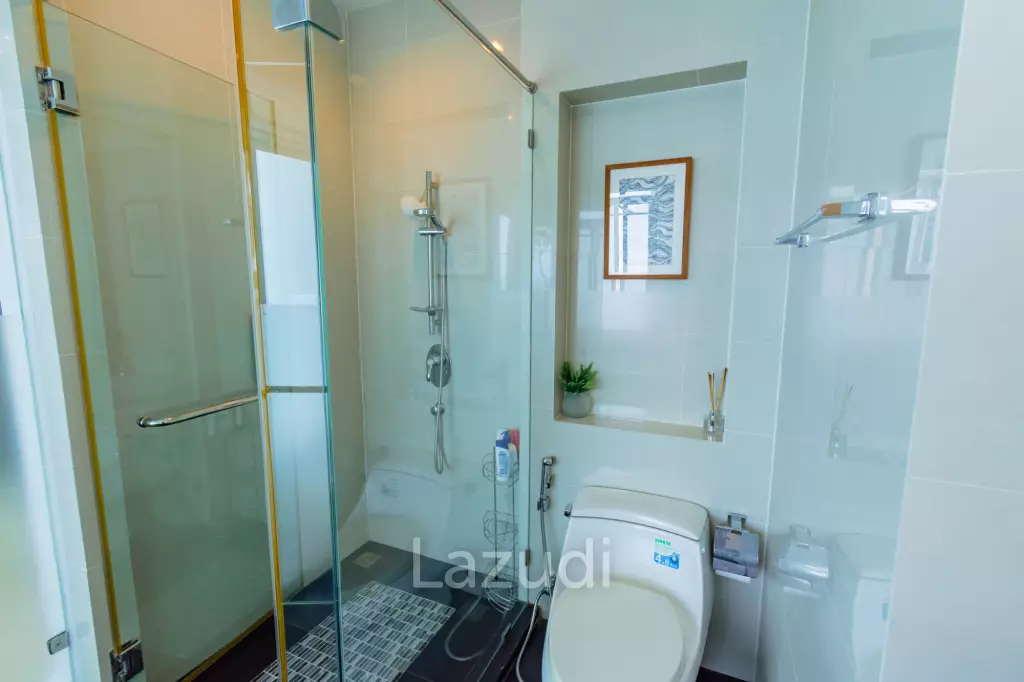 THE CREST SANTORA :  2 Bed Beachfront Pool villa