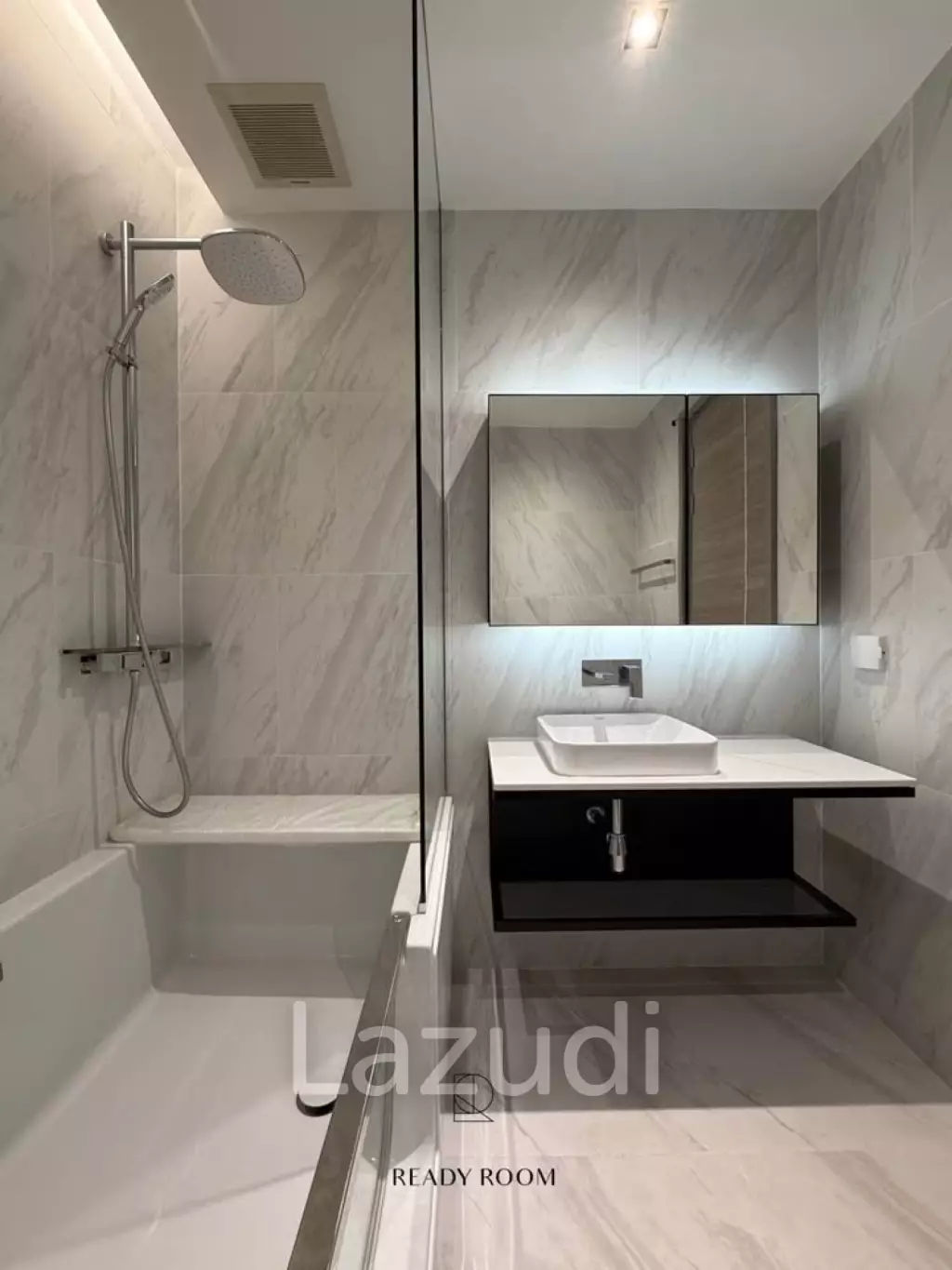 45 sqm modern 1 bedroom condo on 10th floor at The Room Sukhumvit 38 Phra Khanong