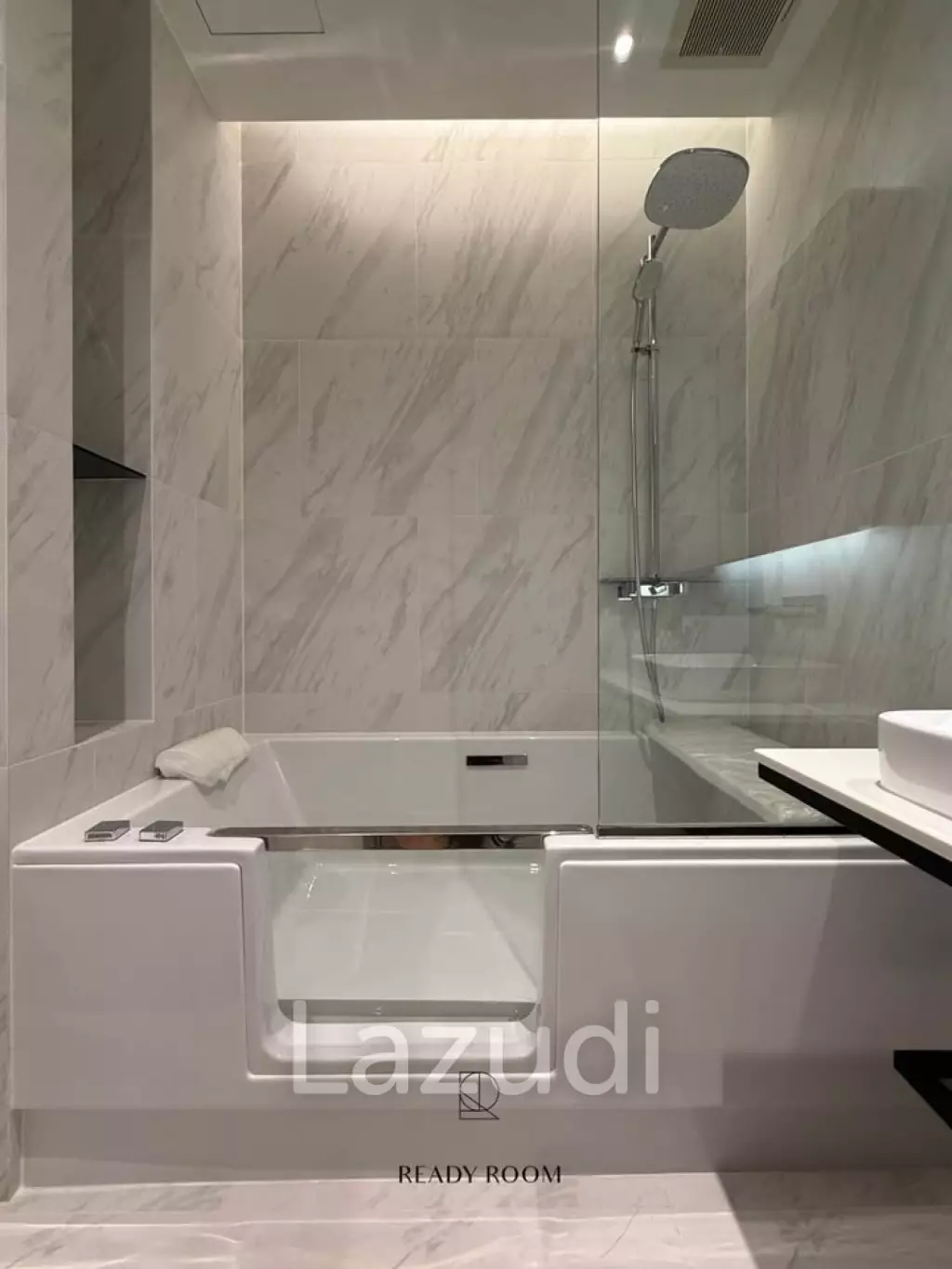 45 sqm modern 1 bedroom condo on 10th floor at The Room Sukhumvit 38 Phra Khanong