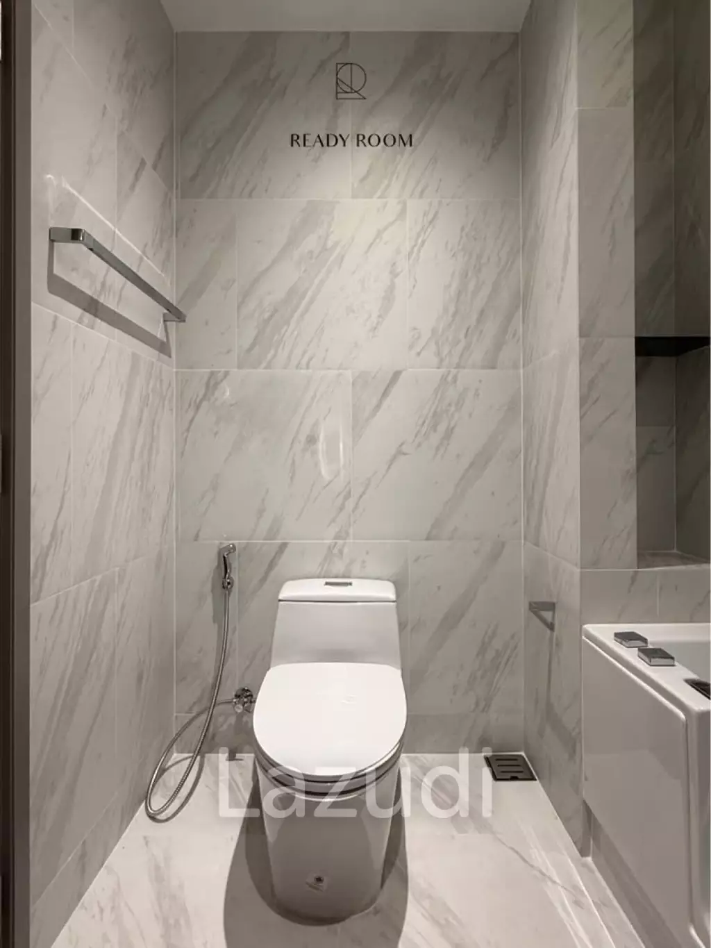 45 sqm modern 1 bedroom condo on 10th floor at The Room Sukhumvit 38 Phra Khanong