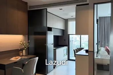 45 sqm modern 1 bedroom condo on 10th floor at The Room Sukhumvit 38 Phra Khanong