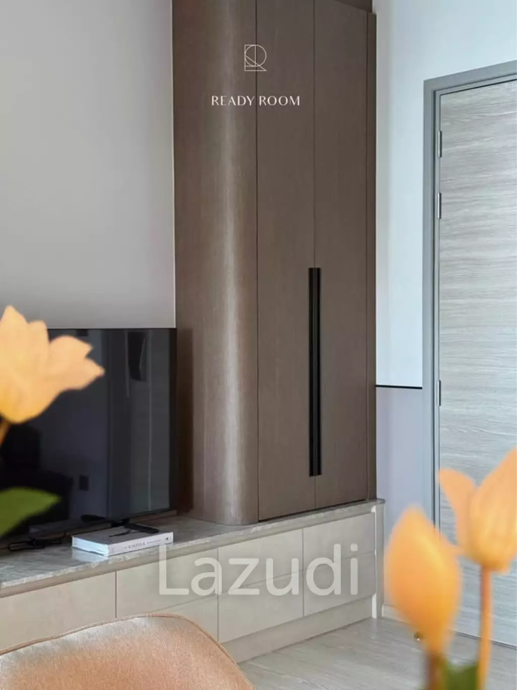 45 sqm modern 1 bedroom condo on 10th floor at The Room Sukhumvit 38 Phra Khanong