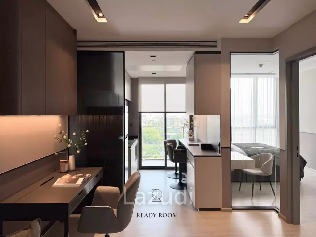 45 sqm modern 1 bedroom condo on 10th floor at The Room Sukhumvit 38 Phra Khanong