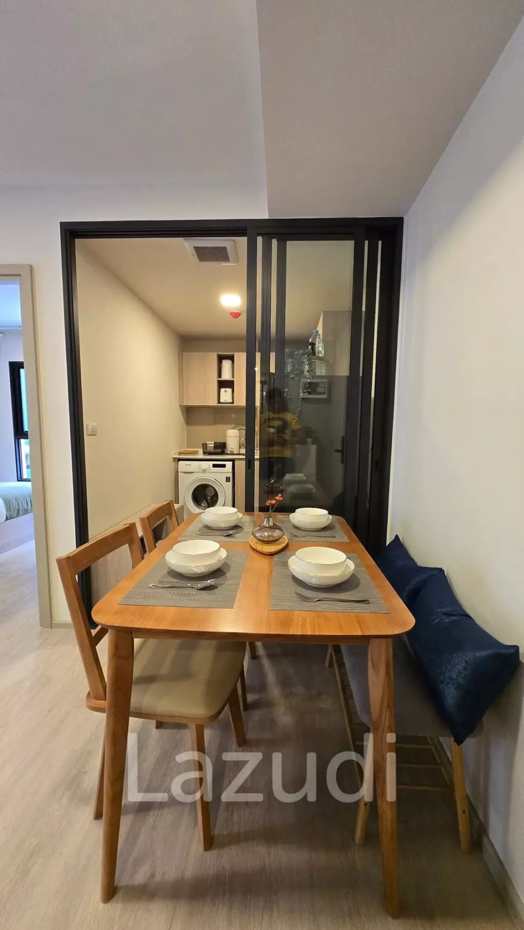 Cabanas : Modern 2BR Tropical Design with Pool Access.