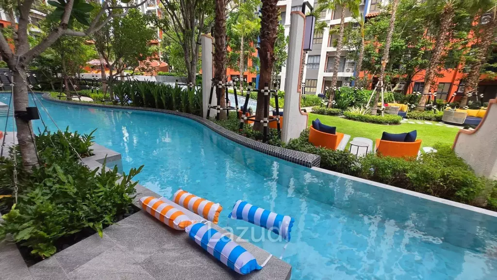 Cabanas : Modern 2BR Tropical Design with Pool Access.