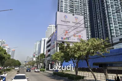 1000 sqm 5-storey commercial building in Huai Khwang Bangkok freehold