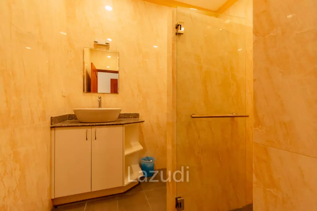 SPACIOUS 4-BEDRROOMS POOL VILLA WITH GUEST HOUSE