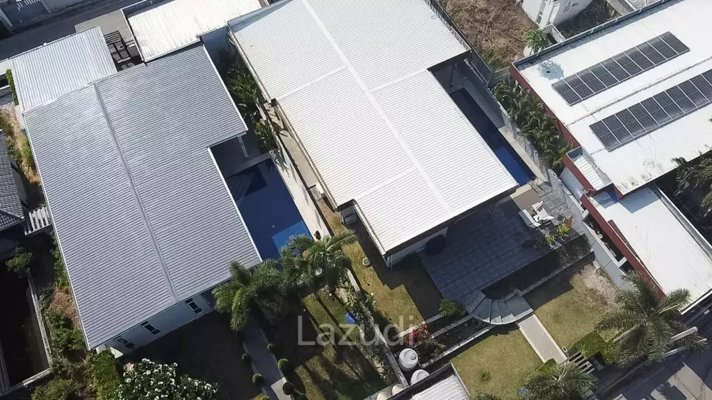 Modern 4BR Pool Villa with  Garden in Hua Hin