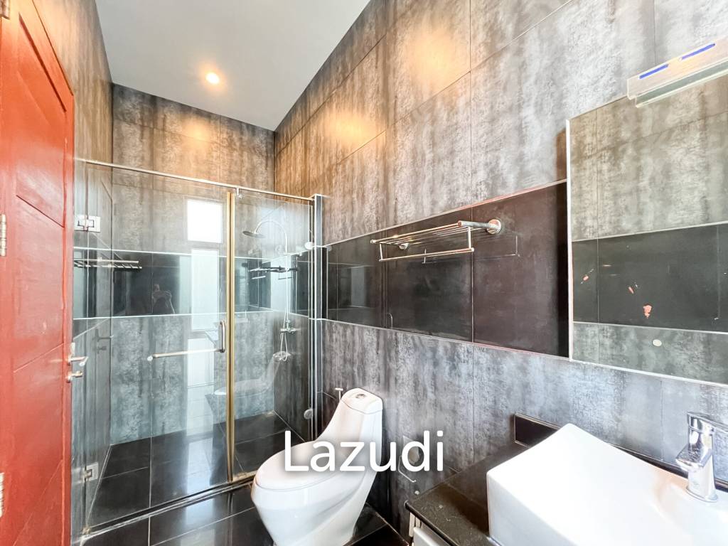 Modern 4BR Pool Villa with  Garden in Hua Hin