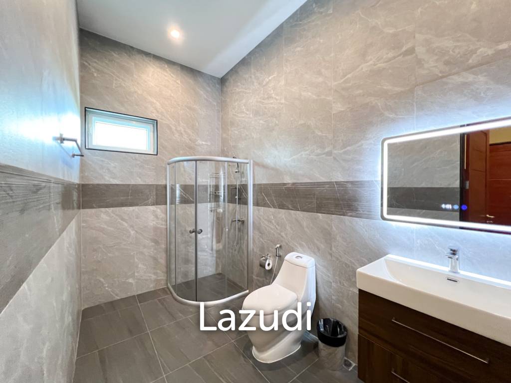 Modern 4BR Pool Villa with  Garden in Hua Hin