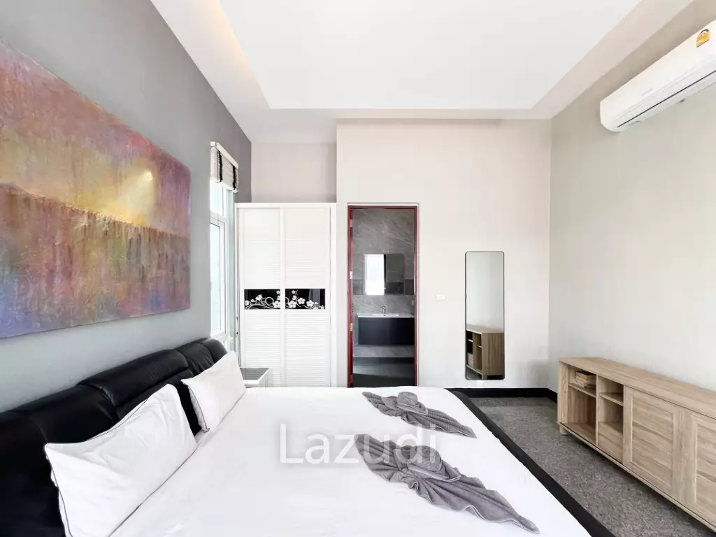 Modern 4BR Pool Villa with  Garden in Hua Hin