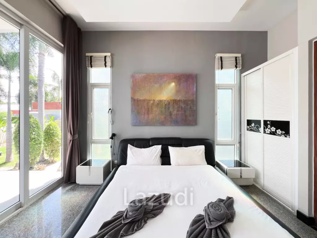 Modern 4BR Pool Villa with  Garden in Hua Hin