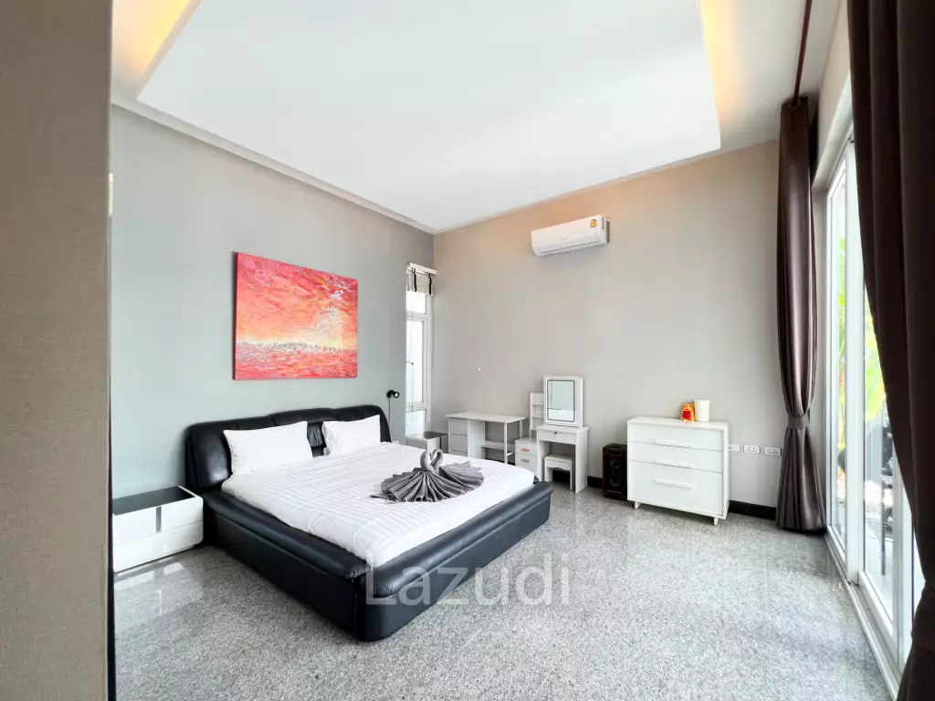 Modern 4BR Pool Villa with  Garden in Hua Hin