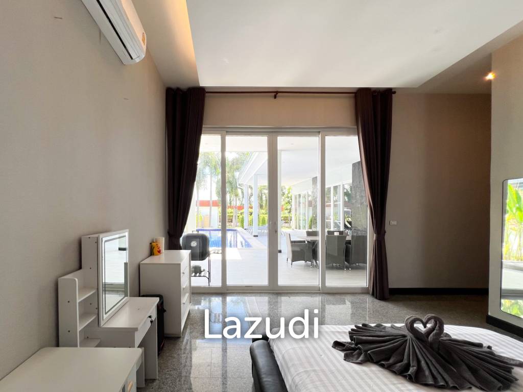 Modern 4BR Pool Villa with  Garden in Hua Hin