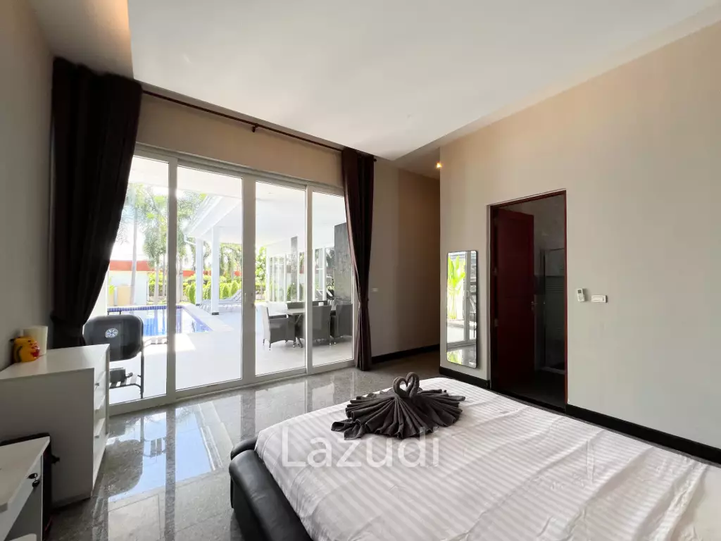 Modern 4BR Pool Villa with  Garden in Hua Hin