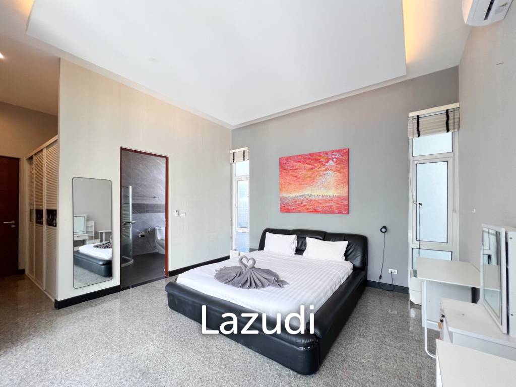 Modern 4BR Pool Villa with  Garden in Hua Hin