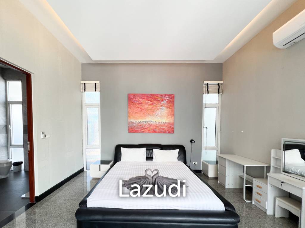 Modern 4BR Pool Villa with  Garden in Hua Hin