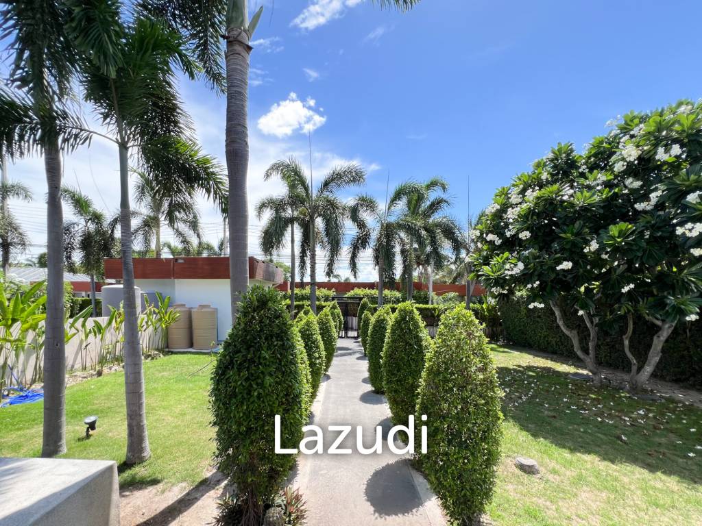 Modern 4BR Pool Villa with  Garden in Hua Hin