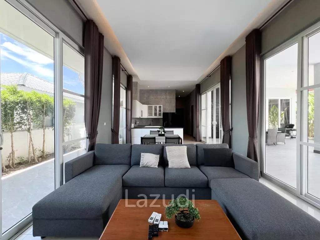 Modern 4BR Pool Villa with  Garden in Hua Hin