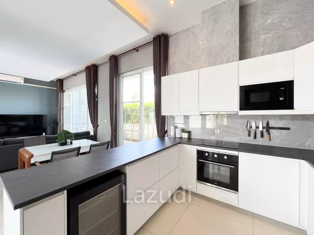 Modern 4BR Pool Villa with  Garden in Hua Hin