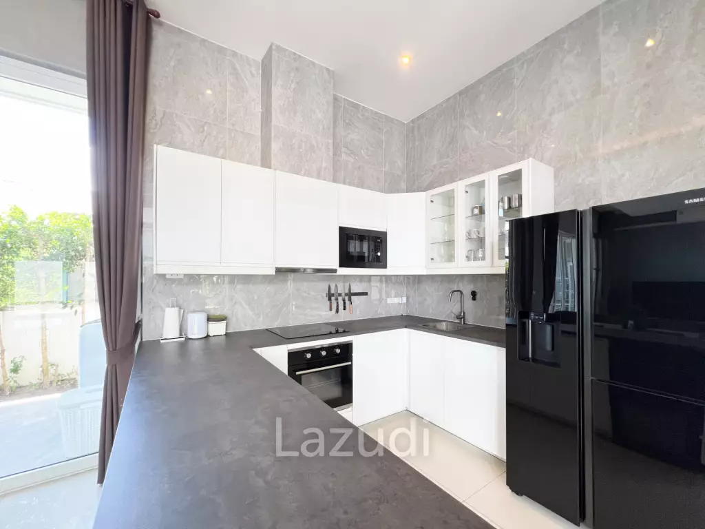 Modern 4BR Pool Villa with  Garden in Hua Hin