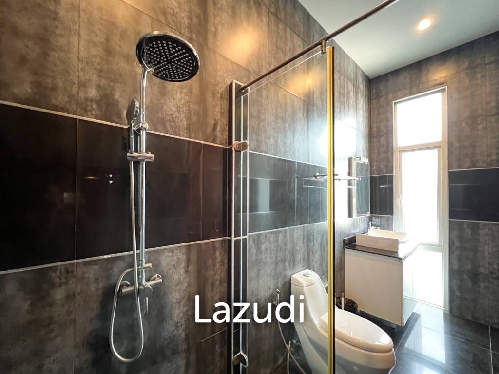 Modern 4BR Pool Villa with  Garden in Hua Hin