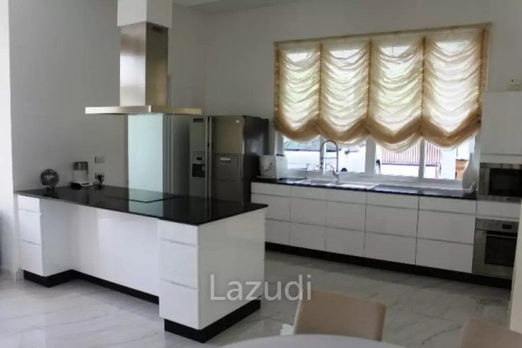 BLACK LOTUS : Good Design 3 Bed Pool Villa