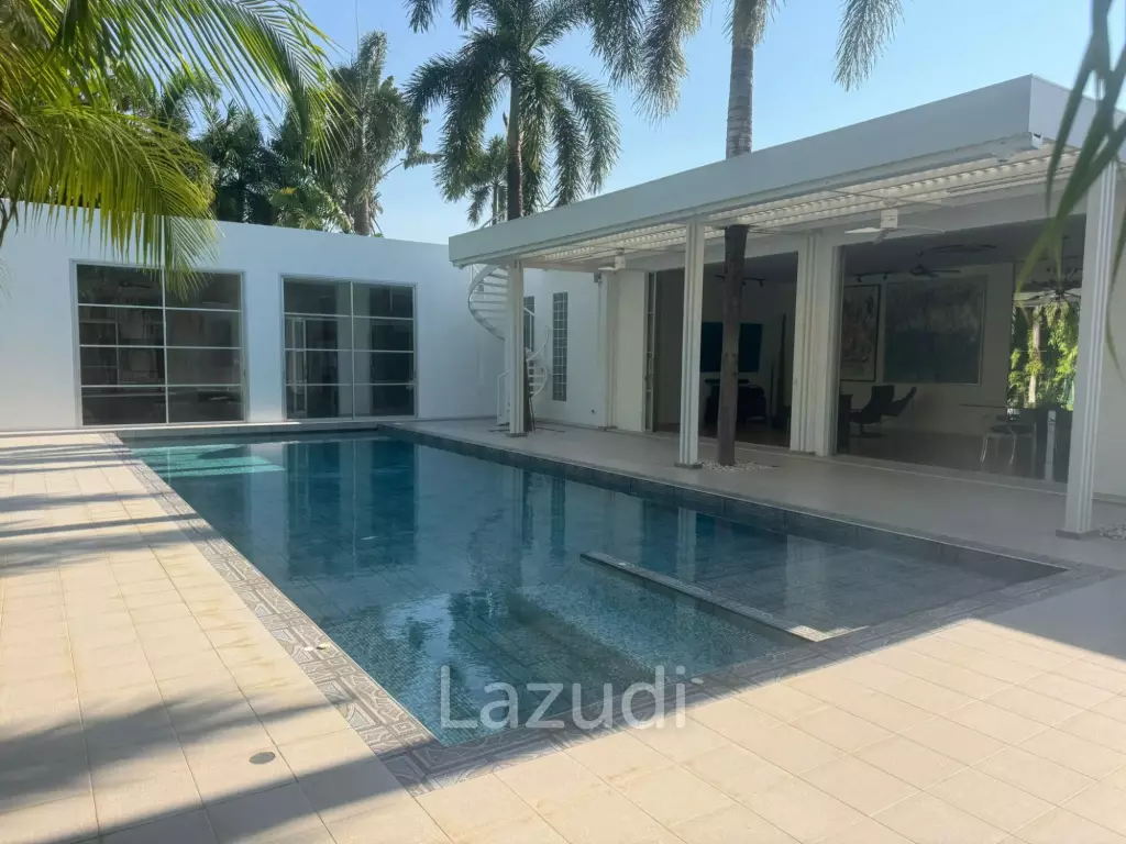 Modern 3-Bedroom Pool Villa for Sale in Koh Kaew