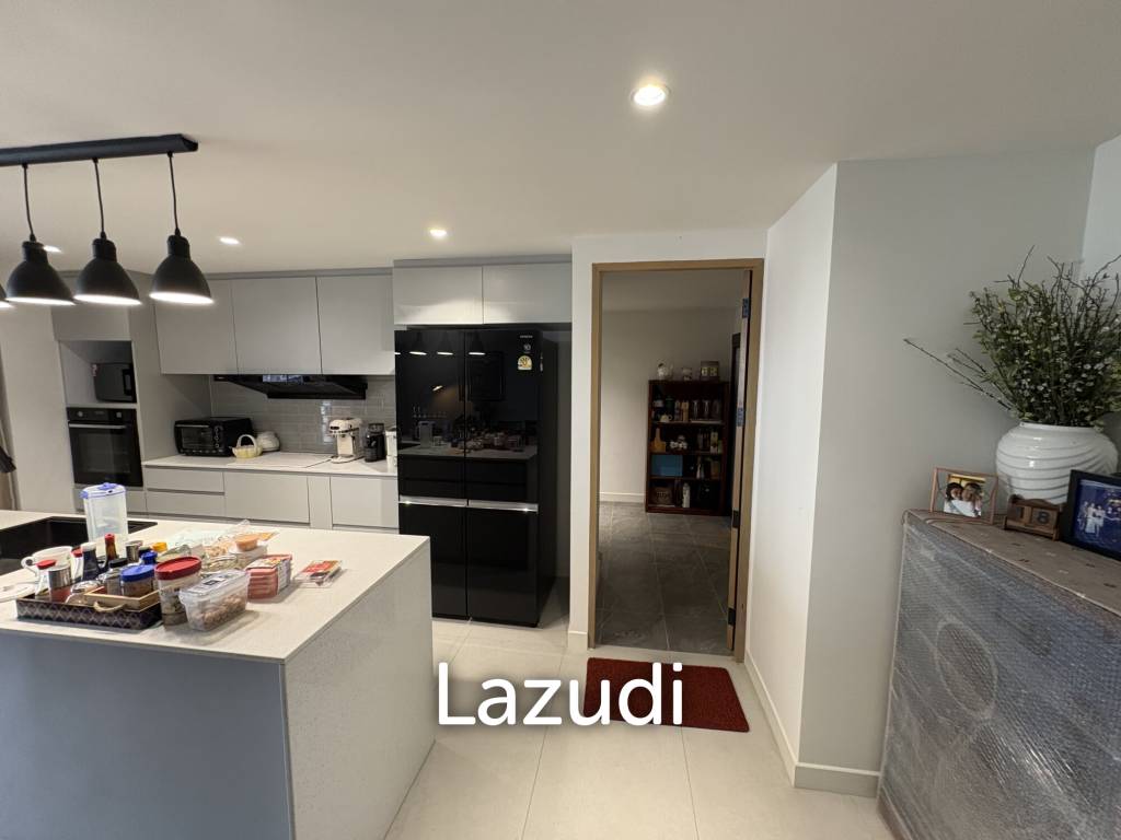 Newly renovated 3BR 250SQM at D.S.tower1 sukhumvit33