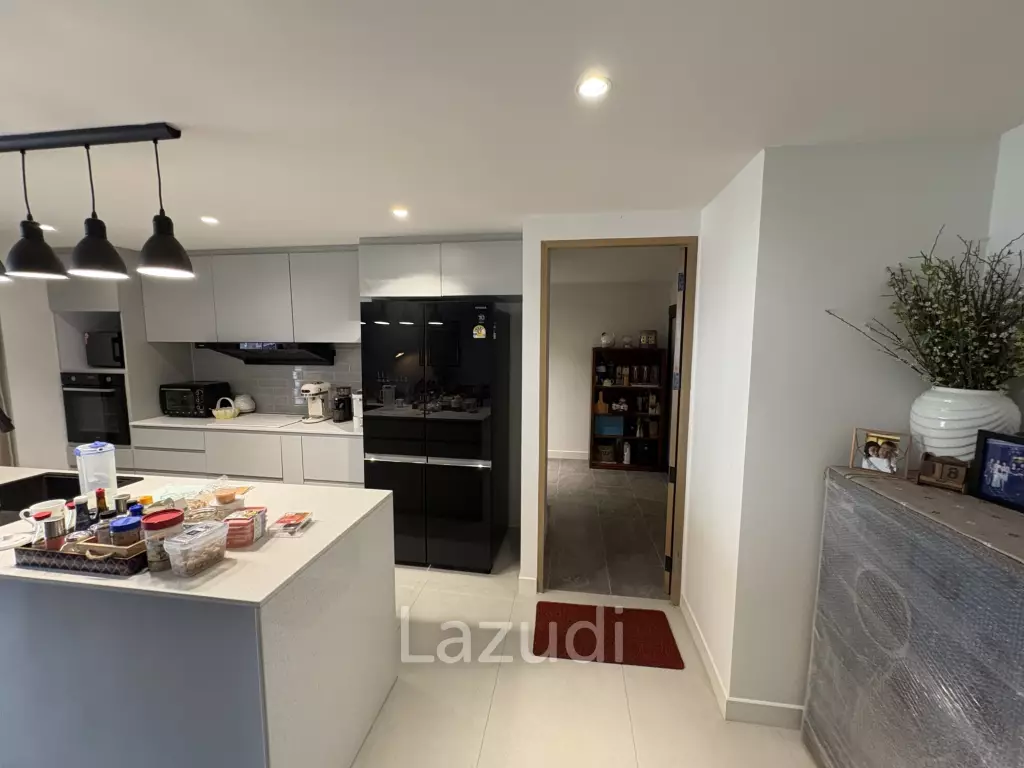 Newly renovated 3BR 250SQM at D.S.tower1 sukhumvit33
