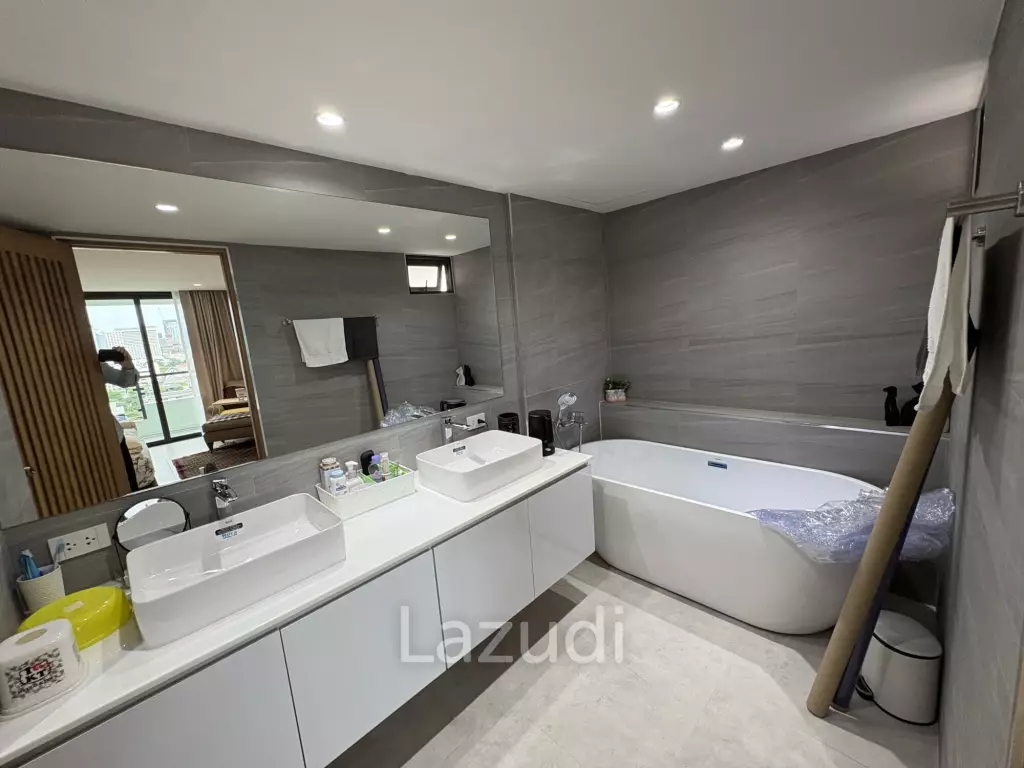 Newly renovated 3BR 250SQM at D.S.tower1 sukhumvit33
