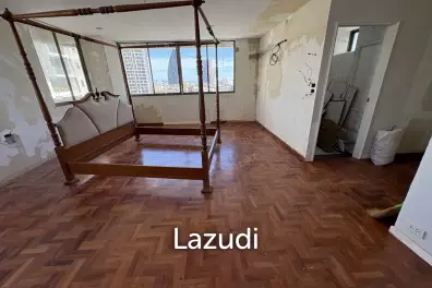 330 sqm high floor condo at Karuehart Thongthip in Khlong Tan Nuea Bangkok