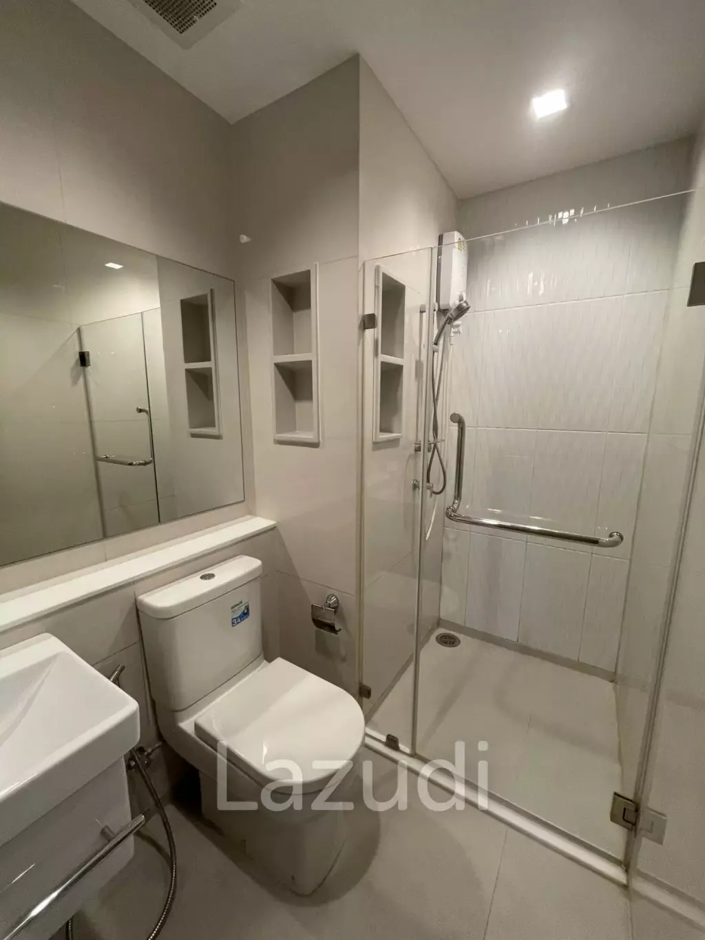 25 sqm Freehold Studio Condo with Balcony and City View