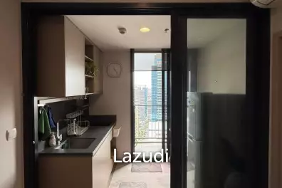 34.5 sqm 1 Bedroom Condo on High Floor at OKA HAUS Sukhumvit 36, Khlong Toei Bangkok
