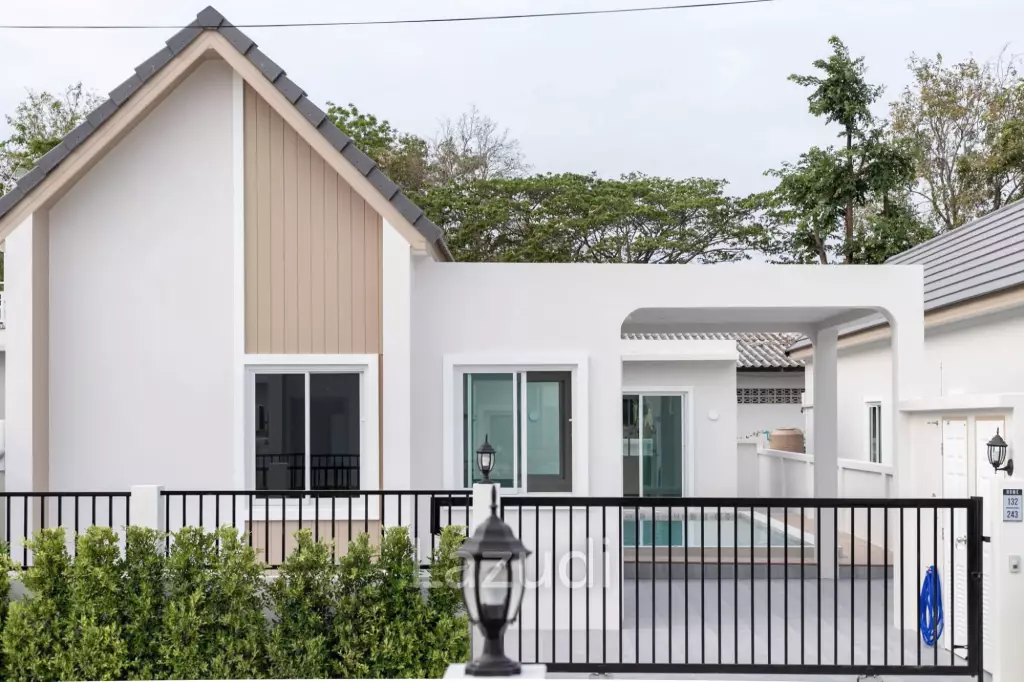 142 sqm modern pool villa in Hua Hin freehold