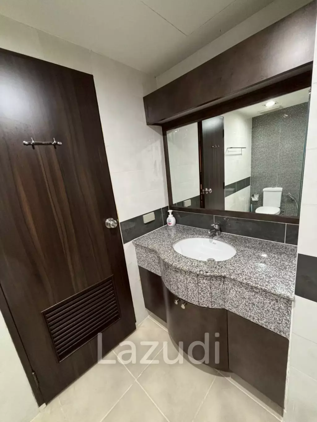 70 sqm modern 2 bedroom condo at Baan Chan Condominium Khlong Tan Nuea