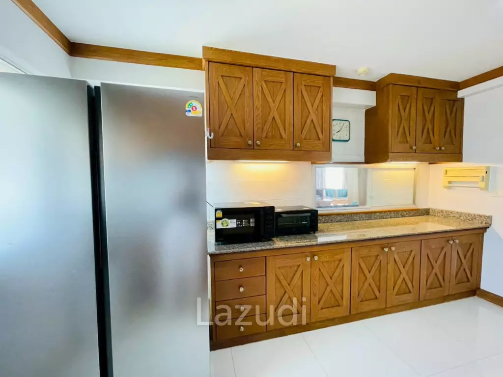 Royal Pricess condo: 4 beds condo Beachfront and sea view