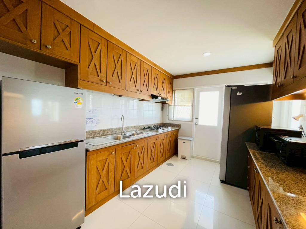 Royal Pricess condo: 4 beds condo Beachfront and sea view