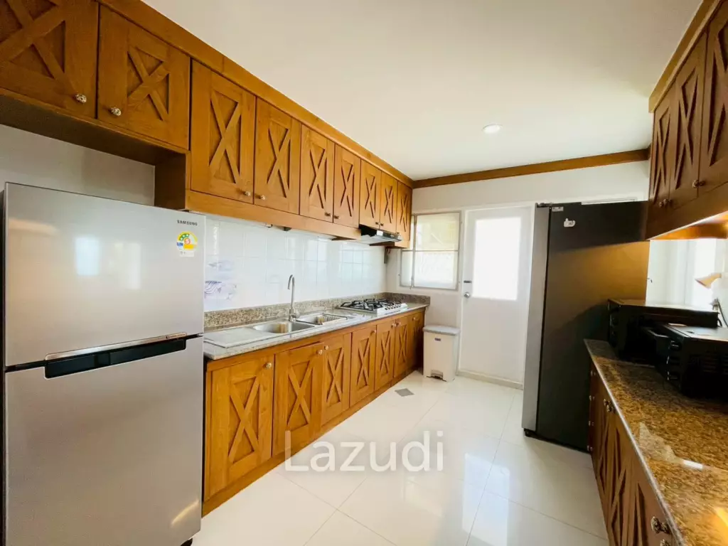 Royal Pricess condo: 4 beds condo Beachfront and sea view