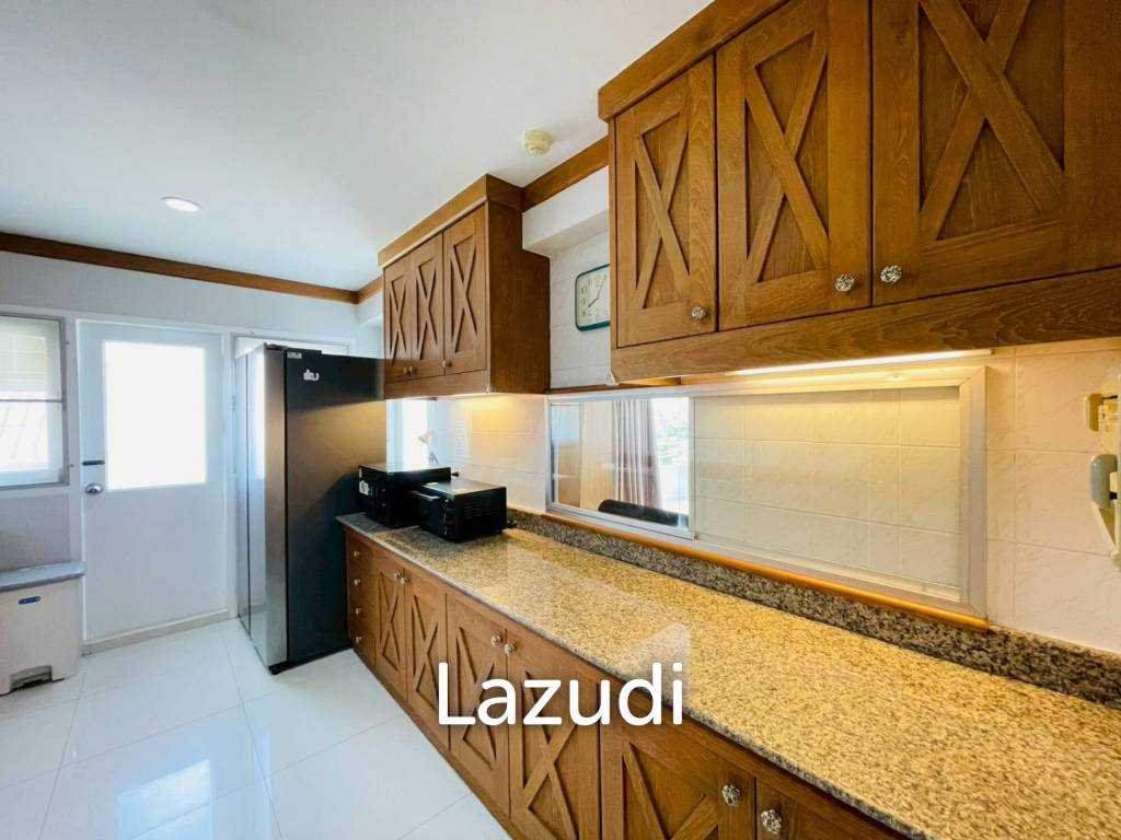 Royal Pricess condo: 4 beds condo Beachfront and sea view