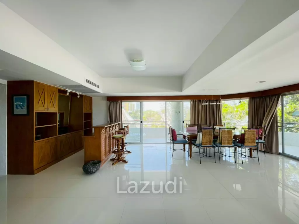 Royal Pricess condo: 4 beds condo Beachfront and sea view