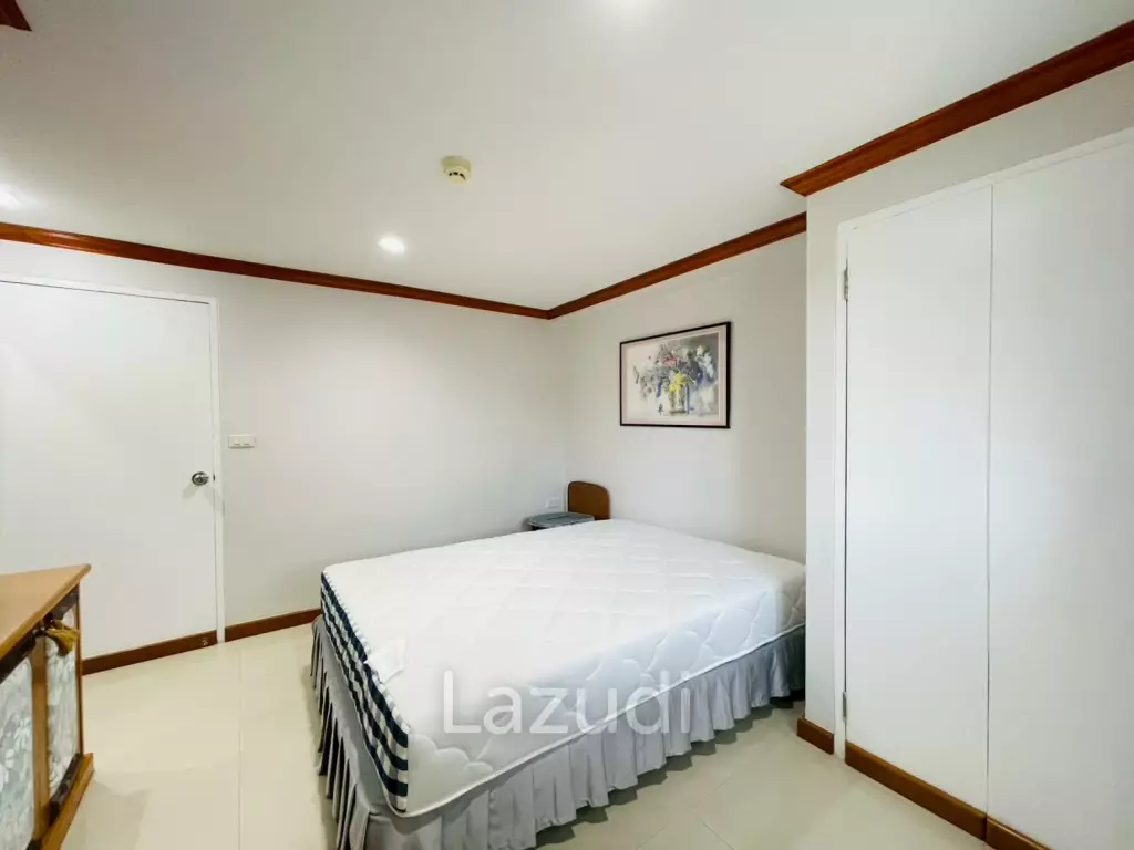 Royal Pricess condo: 4 beds condo Beachfront and sea view