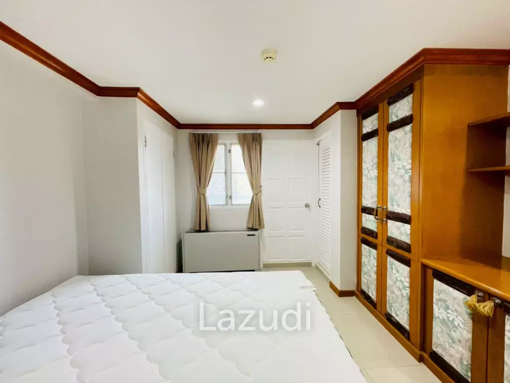 Royal Pricess condo: 4 beds condo Beachfront and sea view