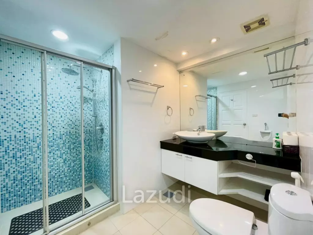 Royal Pricess condo: 4 beds condo Beachfront and sea view