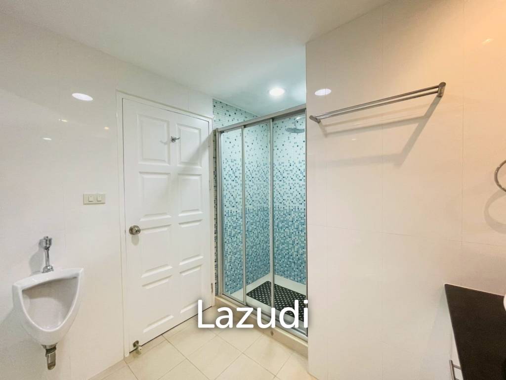 Royal Pricess condo: 4 beds condo Beachfront and sea view