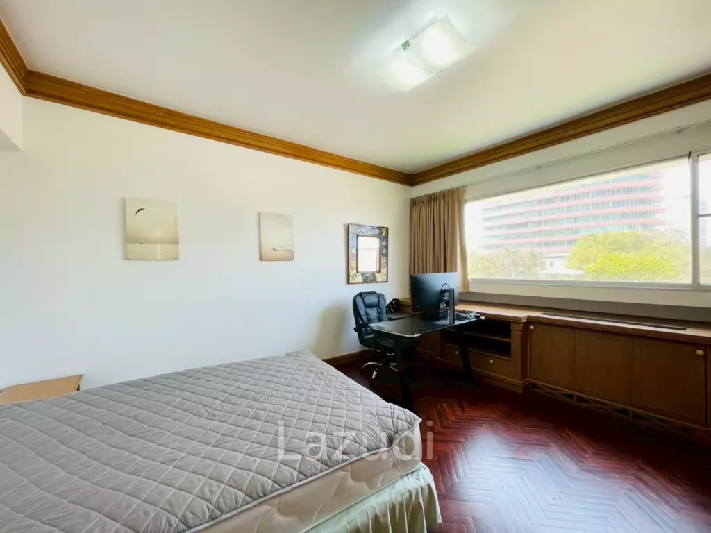 Royal Pricess condo: 4 beds condo Beachfront and sea view