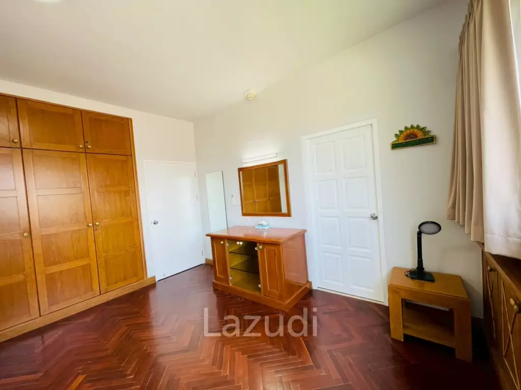 Royal Pricess condo: 4 beds condo Beachfront and sea view